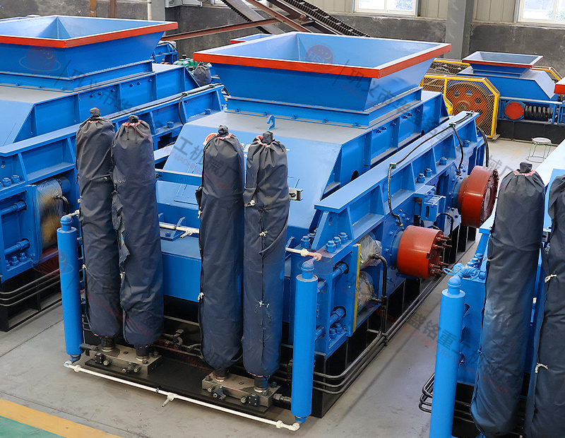 大型液壓對輥制砂機每小時出多少噸沙子？多少錢一臺？